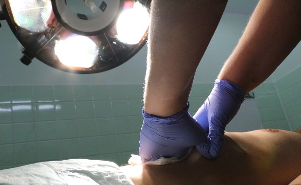 Naukowcy odkryli nową chorobę nerek i wątroby