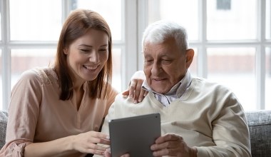Naukowcy odkryli zaskakująco dużo młodych neuronów u 80-latków z dobrą pamięcią