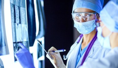 Naukowcy ogłaszają przełom w walce z rakiem. Innowacyjne połączenie leków