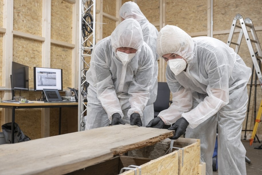 Naukowcy otwarli trumnę, w której pochowany jest pierwszy cesarz Niemiec Otton Wielki /Foto: Landesamt für Denkmalpflege und Archäologie Sachsen-Anhalt, Michael Klehm /