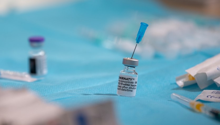 Naukowcy: Podawane do nosa szczepionki mogą chronić lepiej od wstrzykiwanych