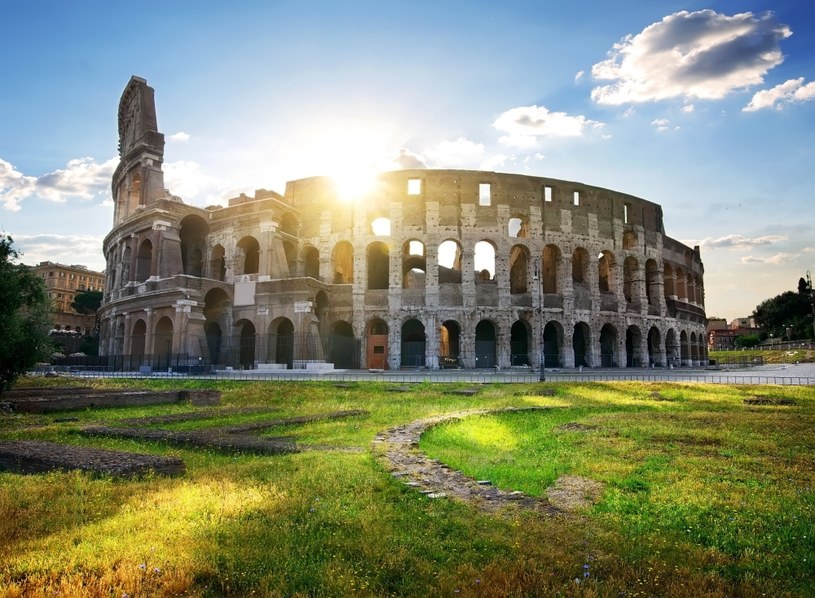 Naukowcy poznali tajemnicę niezwykłej trwałości rzymiańskiego betonu, gdzięki któremu dzis możemy podziwiać m.in. Koloseum /123RF/PICSEL