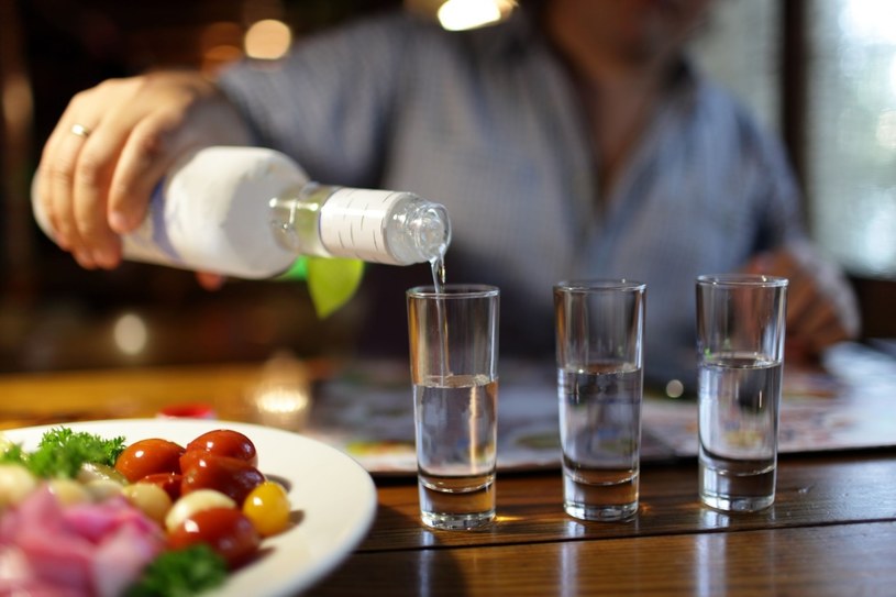 Naukowcy przeprowadzili badania genetyczne, z których wynika, że alkohol może być bezpośrednią przyczyną raka /123RF/PICSEL