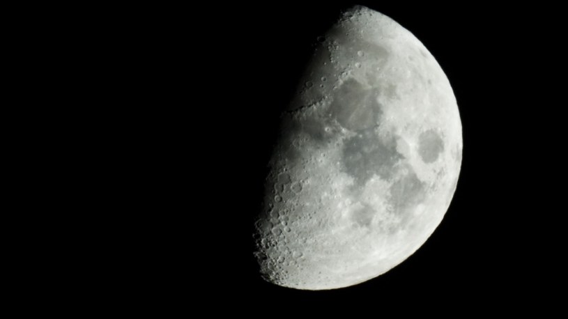Naukowcy rozwiązują zagadkę tajemniczych struktur na Księżycu