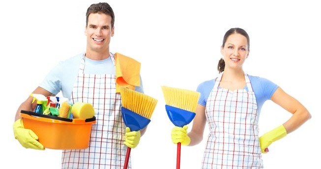 Naukowcy twierdzą, że dzięki pracom domowym mężczyźni są bardziej zrelaksowani... /123RF/PICSEL