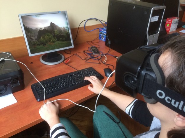 Naukowcy twierdzą, że wirtualna rzeczywistość pomaga w walce z bólem /Bartłomiej Paulus (RMF FM) /RMF FM