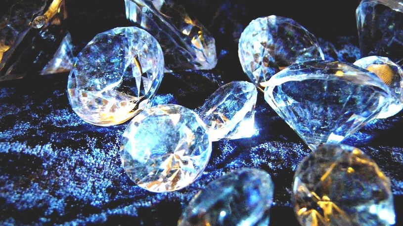 Naukowcy wiedzą już, jak powstają diamenty, a nawet sztuczne je wytworzyli! /Geekweek