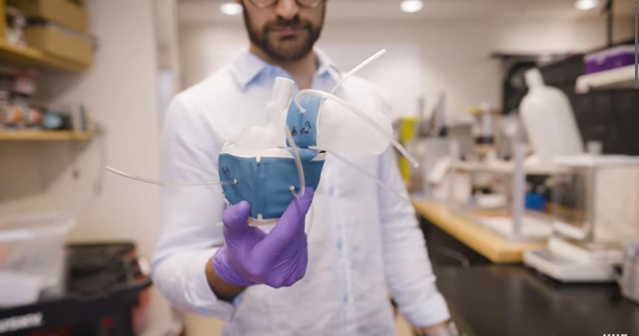 Naukowcy z MIT opracowali sztuczne serce, które pracuje jak prawdziwe /Massachusetts Institute of Technology (MIT)/zrzut ekranu /YouTube