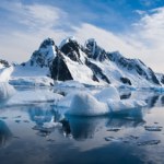 Naukowcy zajrzeli 500 metrów pod lodowiec Grenlandii. Odkrycie ich zaskoczyło