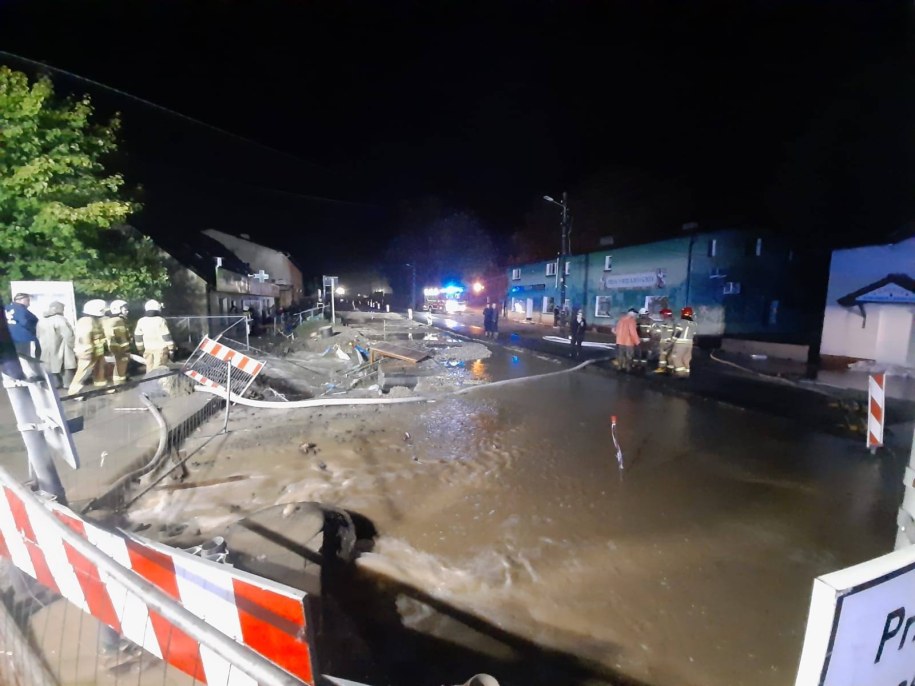 Nawałnice nad Polską – burze, deszcz i grad. Jak jaka pogoda będzie dzisiaj? /Komenda Miejska Państwowej Straży Pożarnej w Gliwicach /Państwowa Straż Pożarna