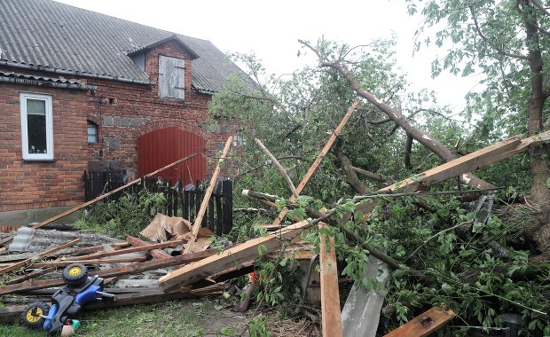 Nawałnice przeszły nad Polską. Trwa sprzątanie