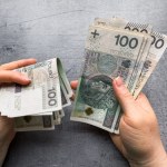 Nawet 12 tys. zł po narodzinach dziecka. Tak działa kosiniakowe 