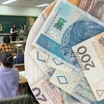 Nawet 1500 zł przed rozpoczęciem roku szkolnego. Jak wnioskować?