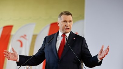 Nawet 2500 zł bez podatku. Czarnek kusi emerytów "srebrną pracą"