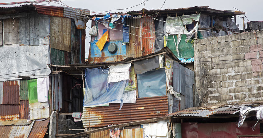Nawet 3 mld ludzi będzie do 2050 roku mieszkać w slumsach. To niechciany efekt gwałtownej urbanizacji. Zdjęcie ilustracyjne /123RF/PICSEL