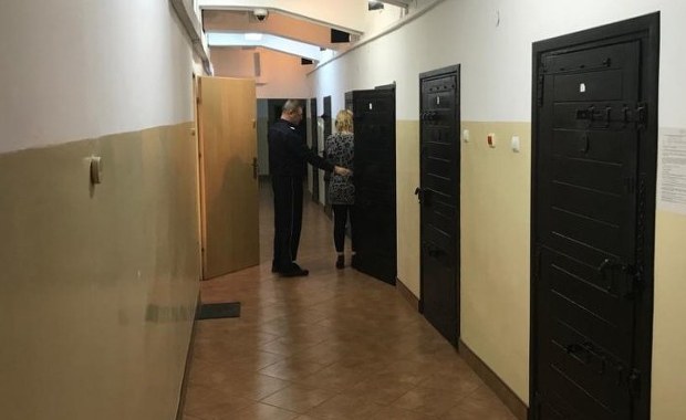 Nawet 60 mln zł mogły stracić ofiary 30-latki z Ełku