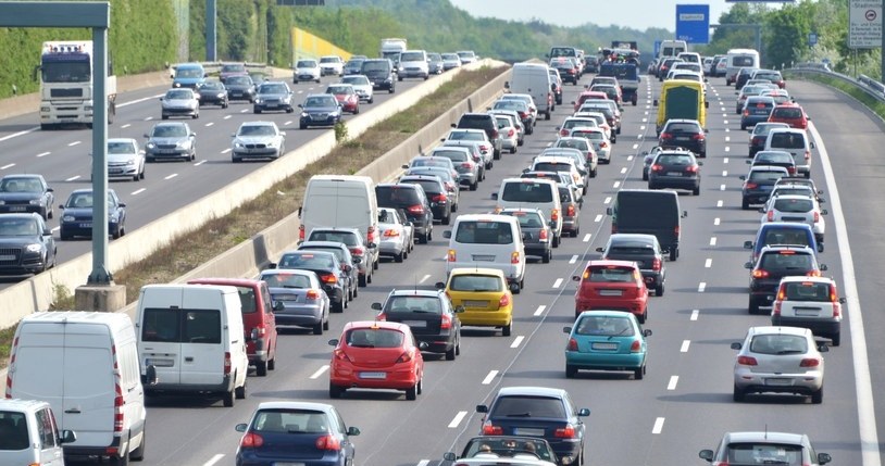 Nawet co czwarty samochód, który figuruje w CEPiKu, tak naprawdę nie istnieje /123RF/PICSEL