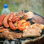 Nawet jeden hot dog dziennie zwiększa ryzyko raka. Niepokojące badanie