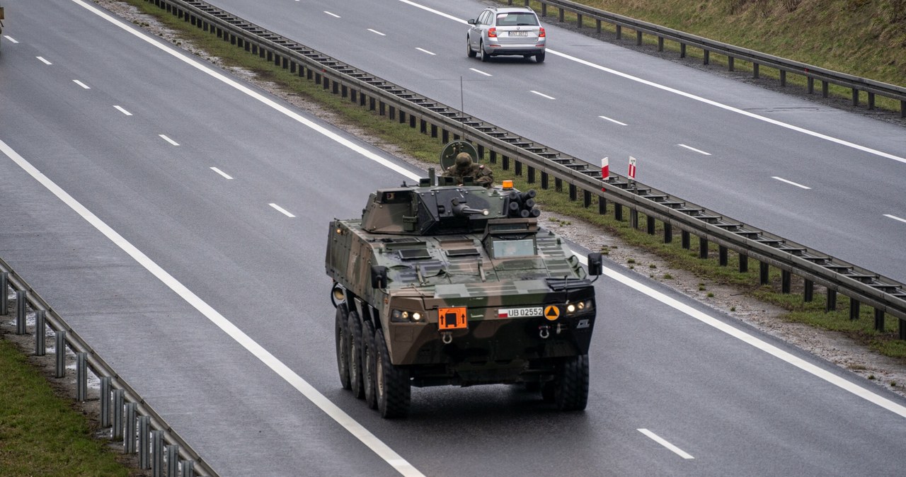 Nawet na kołowych transportach opancerzonych musi być wymalowany numer rejestracyjny /NewsLubuski /East News