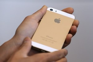 Nawet rozładowany iPhone 5s może śledzić użytkownika