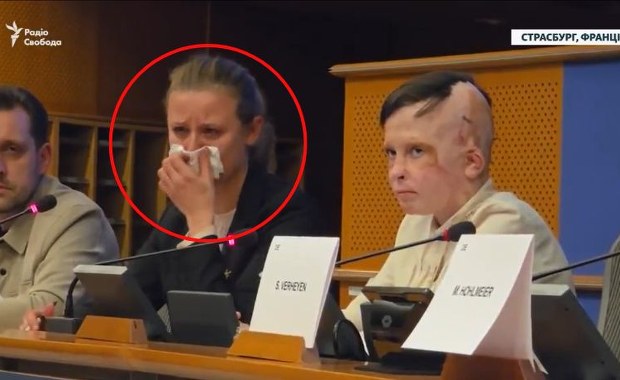 Nawet tłumaczka nie powstrzymała łez. 11-latek opowiedział o swojej tragedii