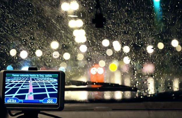Nawigacja samochodowa jest powoli wypierana przez smartfony /&copy;123RF/PICSEL