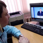 Nawijał makaron na uszy podczas mowy Putina. Deputowany został oskarżony