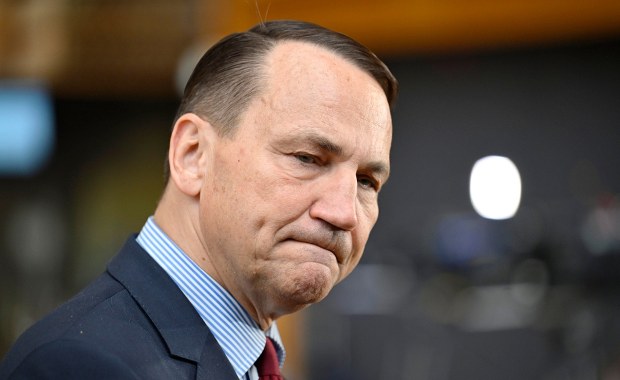 Nawrocki na ratunek? Sikorski tego nie ukrywa