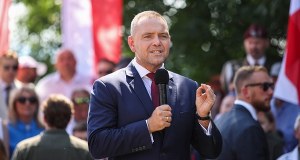 Nawrocki odpowiedział na wywiad Zełenskiego. "Myli się"