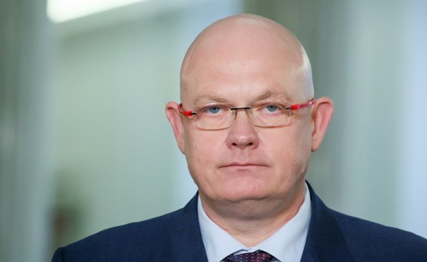 Nawrocki przekazuje mieszkanie. Gramatyka: To nie załatwia sprawy