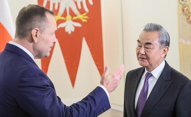 Nawrocki rozmawiał z Wangiem Yi o rosyjskich prowokacjach i bezpieczeństwie