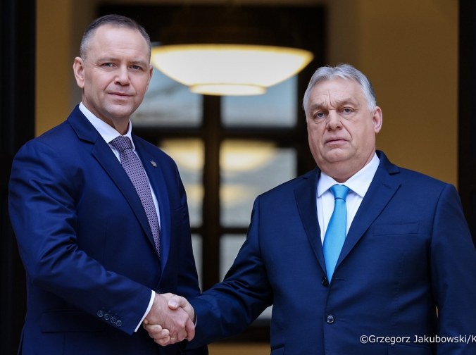 Nawrocki spotkał się z Orbanem. Ponad godzina za zamkniętymi drzwiami