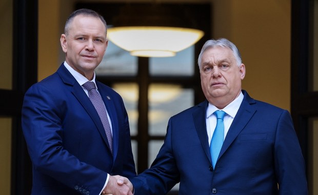 Nawrocki spotkał się z Orbanem. Ponad godzina za zamkniętymi drzwiami