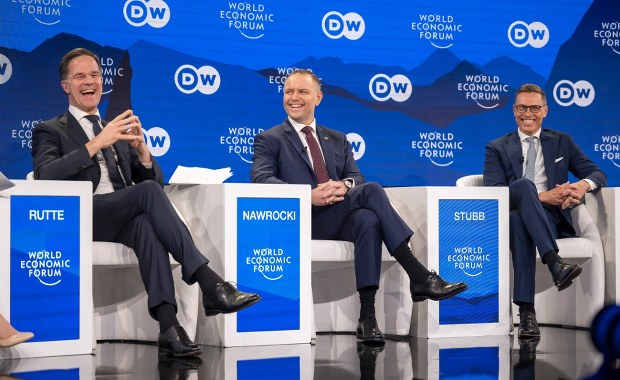 Nawrocki w Davos: Jesteśmy gotowi do walki z każdym, kto chce Polskę najechać