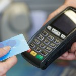 Nawyk, który pozornie nie zwraca uwagi. PKO BP i ING Bank Śląski ostrzegają
