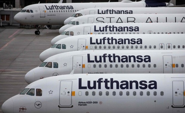 ​"Nazistowskie przedsiębiorstwo". Lufthansa uznaje odpowiedzialność za swoją przeszłość
