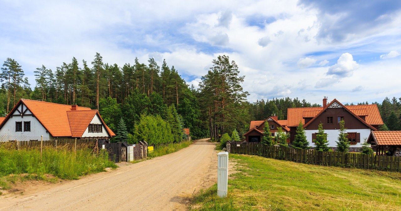 Nazwa jednej wsi jest najdłuższa w Polsce. Składa się z 38 liter. O jaką chodzi? /123RF/Picsel, 123RF/Picsel /Pixel