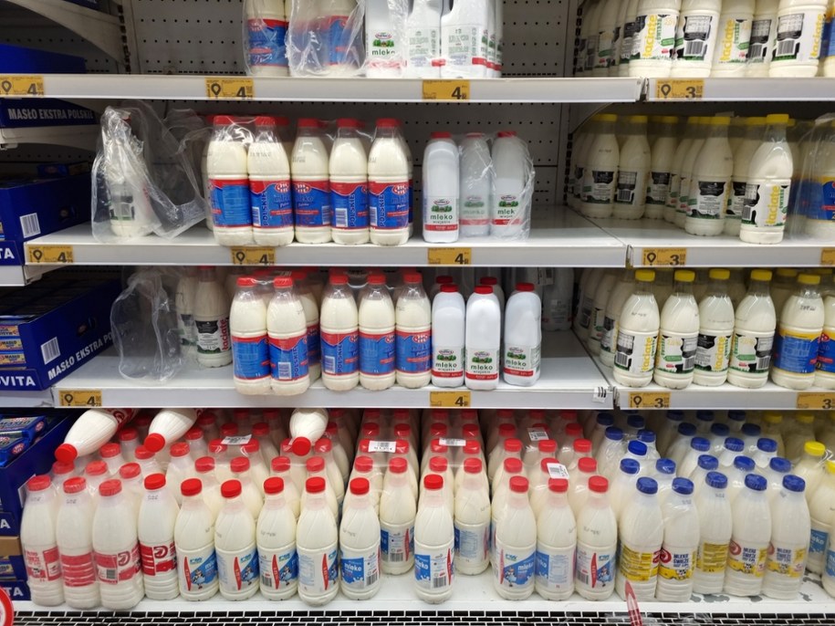 Nazwa "mleko" zarezerwowana tylko dla produktów odzwierzęcych /Shutterstock