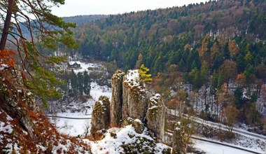 Nazywają ją "polską Szwajcarią" Leży rzut beretem od Krakowa, a zimą wygląda obłędnie
