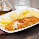 Nazywany jest tańszym dorszem. Mięso ma chude, delikatne, bogate w białko i minerały