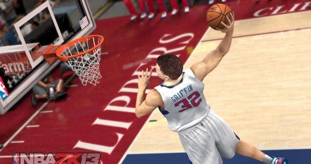 NBA 2K13 pozwala nie tylko brać udział w emocjonujacych meczach, ale pobawić się w menadżera klubu /Informacja prasowa