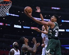 NBA. Antetokounmpo, Harden i James z szansą na nagrodę MVP sezonu