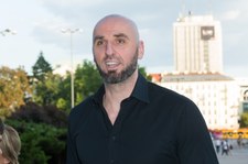 NBA. Maciej Gortat pokazał hitowe zdjęcie. Tak podpisał pierwszy kontrakt w NBA