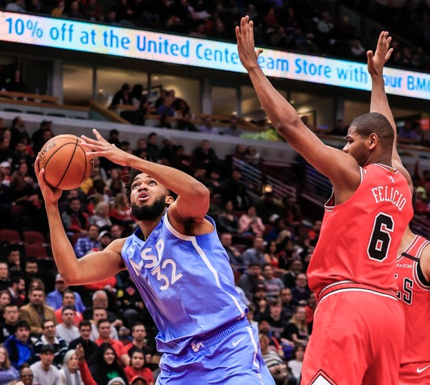 NBA spotkanie Minnesota Timberwolves i Chicago Bulls /TANNEN MAURY  /PAP/EPA