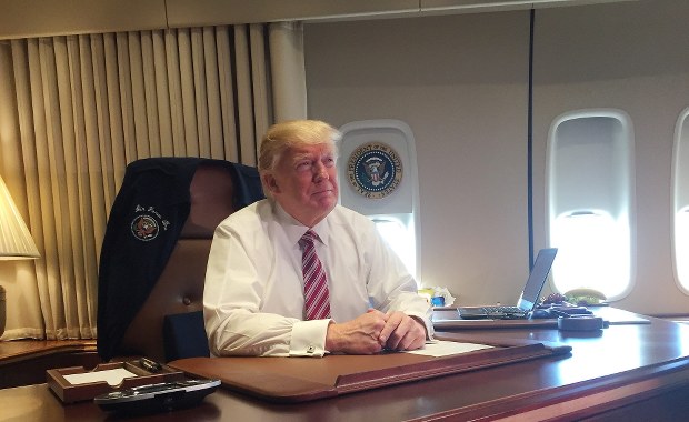 NBC: Trump ma gotowy dekret ws. zniesienia sankcji wobec Rosji. W sobotę rozmowa z Putinem