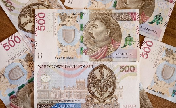 NBP drukuje pieniądze na potęgę. Rzeka banknotów zalewa Polskę