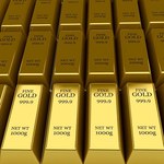 NBP kupuje złoto. Czym kusi królewski metal?