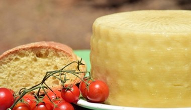 Недооцінений польський сир, корисніший і смачніший за моцарелу. Захищає серце та сприяє схудненню