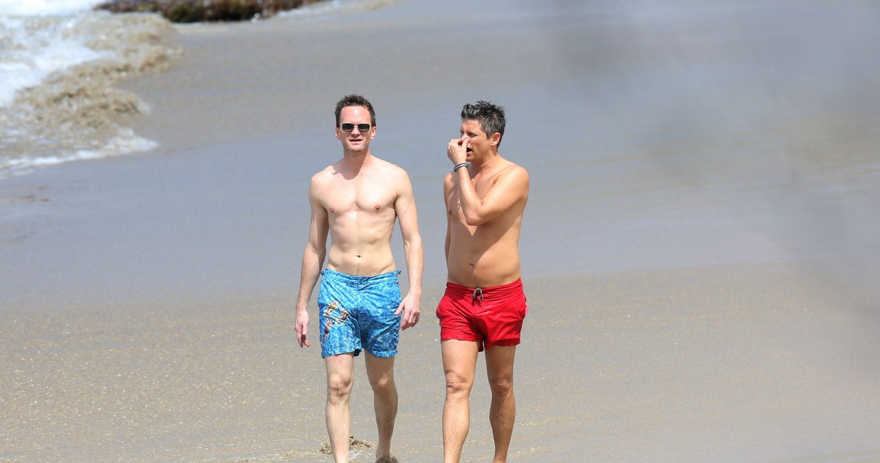 Neil Patrick Harris i David Burtka na wakacjach /East News