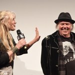 Neil Young i Daryl Hannah wzięli ślub w sekrecie. Rockman jest starszy od aktorki o 15 lat